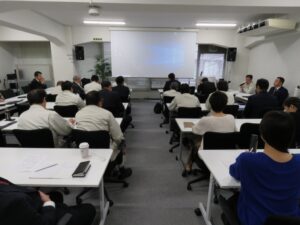 株式会社T.D.S_社内勉強会の様子
